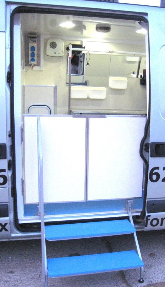 Deluxe Pet Grooming Vehicle Conversions