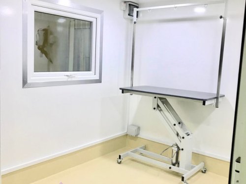 10x8 Groom pod with wood effect cladding in grey with a bespoke two tone conversion with extras