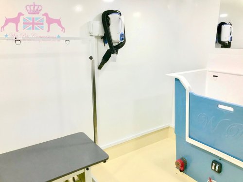 10x8 Groom pod with wood effect cladding in grey with a bespoke two tone conversion with extras