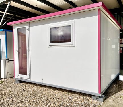 Custom pod with pink interior