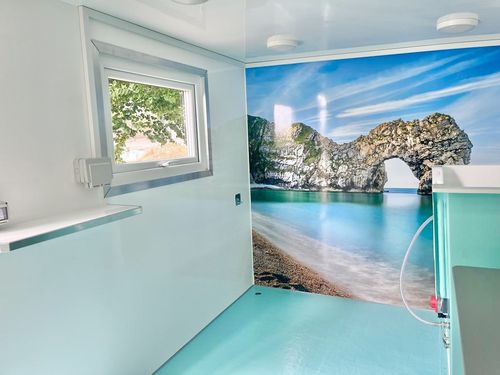 Pod with feature wall