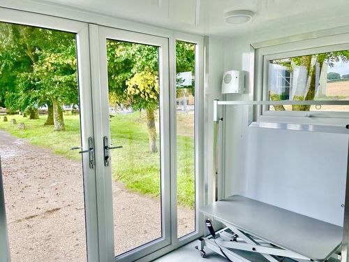 Dark grey pod light grey interior