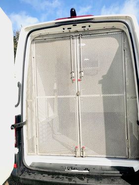 Air Pets Van