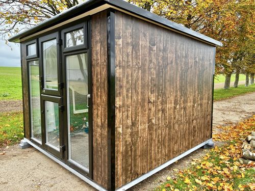 10x8ft Bespoke pod with wood effect wrap and extras